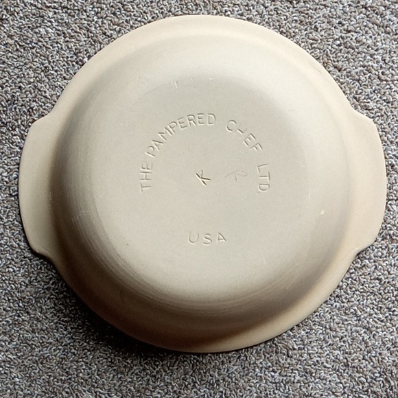 Pampered Chef 12.5 inch Baking Bowl - Picture 2 of 4